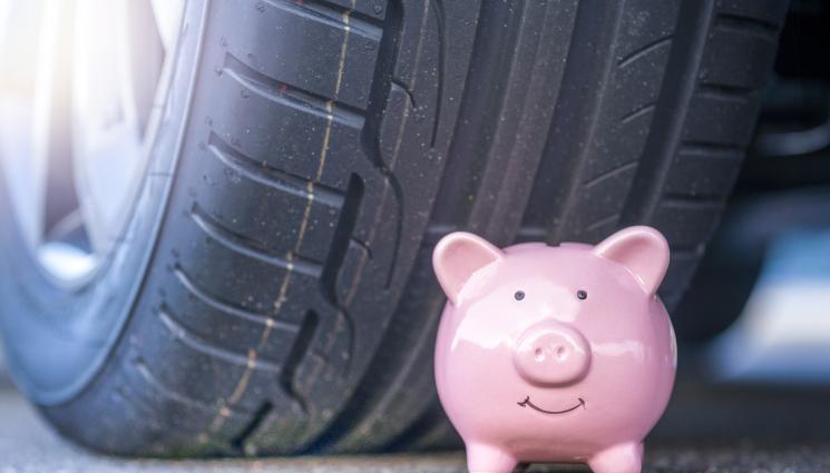 кола автомобил автомобилна гума автомобилни гуми - САМО ЗА ТУЗАРИ: Най-ярката звезда на автосалона в София струва над 1 млн. долара! (ГАЛЕРИЯ)