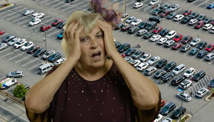 паркиране паркинг жена - НЕ БИЛИ КОМПЮТРИ, А КОМПОТИ: Перничанка забрави къде е паркирала, обяви колата си за открадната!