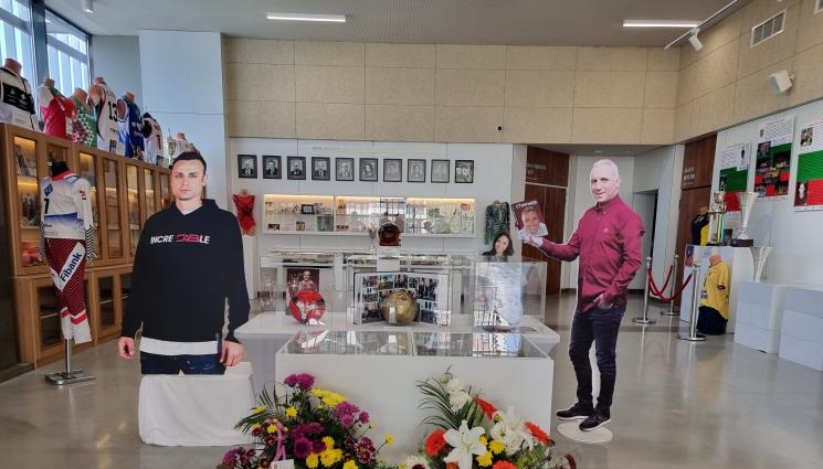 Изложба НХК спортни трофеи Ицо Бербо Гришо - Изложба с лични вещи и трофеи на Ицо, Бербо и Гришо!