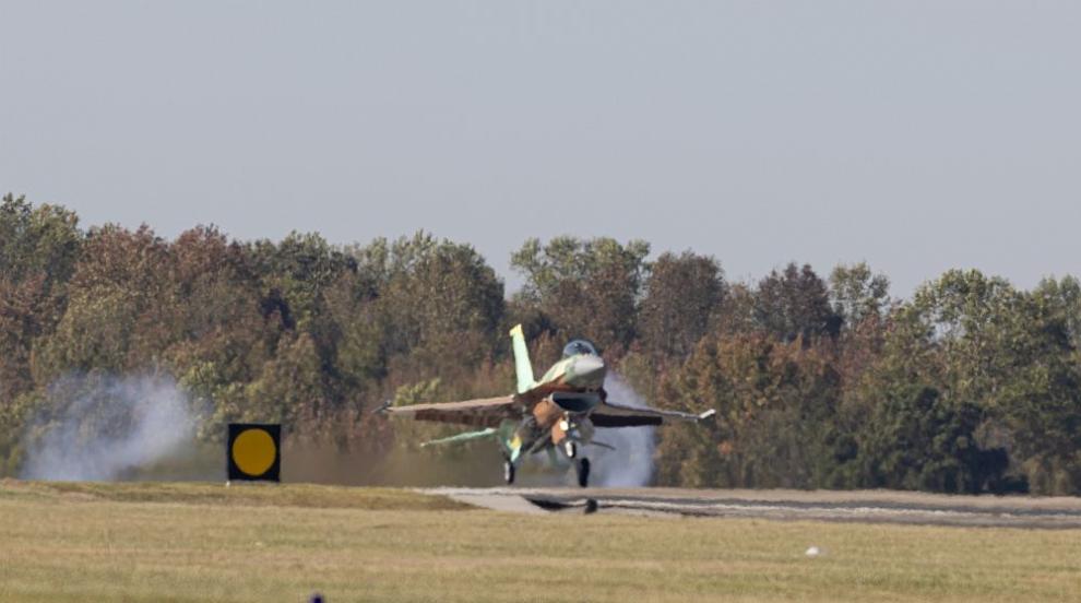 Na bolgarskem F-16 odkrili puščanje goriva, strokovnjak podjetja Lockheed Martin prihaja na pomoč