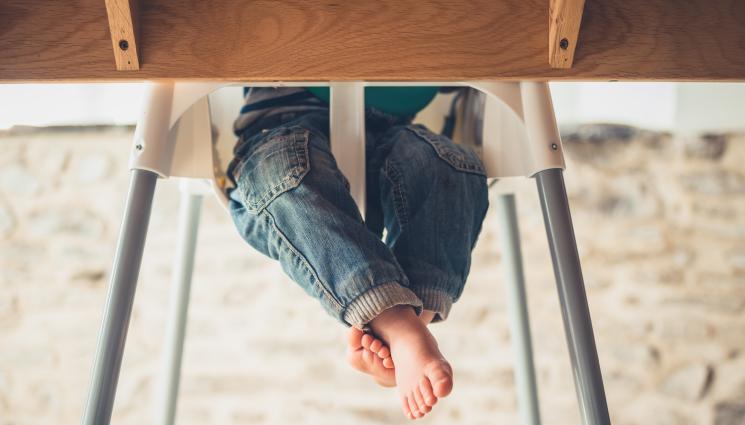 стол за хранене - ВНИМАНИЕ: Опасни столчета за хранене на бебета, изтеглят ги от пазара!