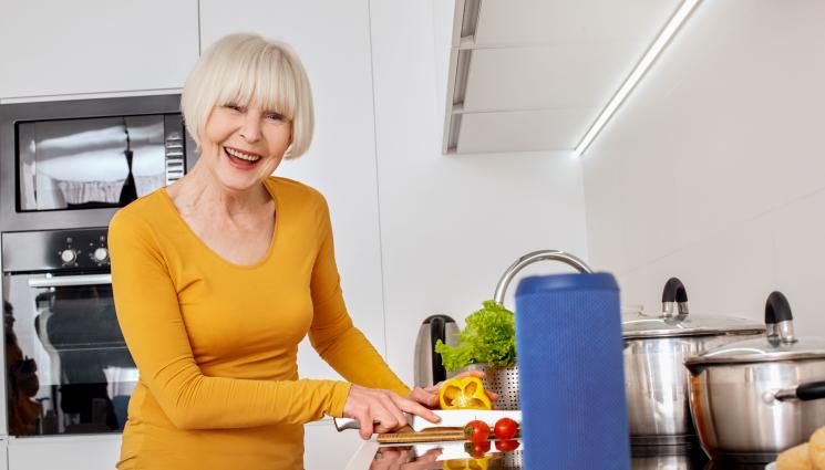 златно време - КОГАТО НЯМА ЧОВЕК, И РОБОТЪТ Е ЧОВЕК: Изкуствен интелект ни помага срещу самотата!