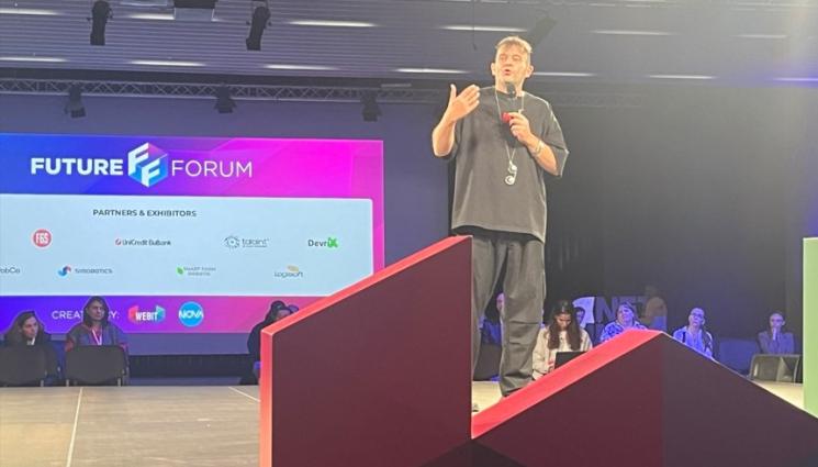 Александър Варов - Шефът на НетИнфо Александър Варов на Форума на бъдещето: Изкуственият интелект е толкова умен, колкото човека срещу него!