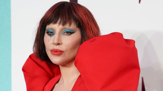 Lady Gaga пусна драматичния нов сингъл "Disease"