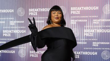 Lizzo се облече като лекарство за отслабване за Хелоуин