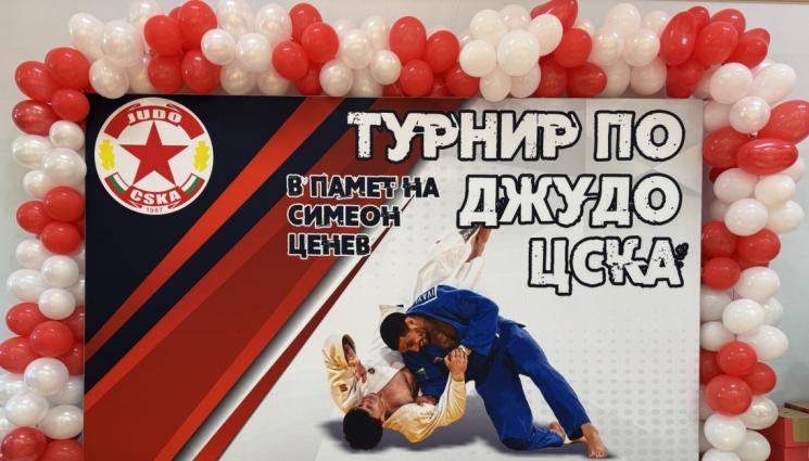 турнир по джудо Симеон Ценев - Големите в джудото гледаха 350 от малките на дебютен турнир в памет на именит треньор