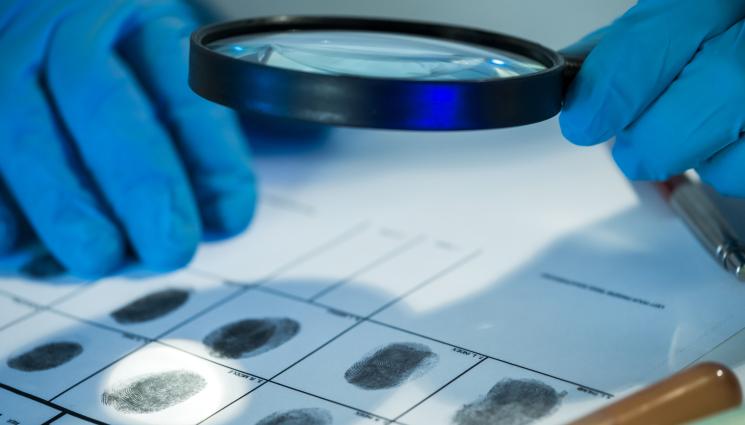 пръстови отпечатъци - Търсят убиеца на възрастната жена в София!