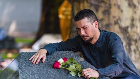 гроб надгробна плоча