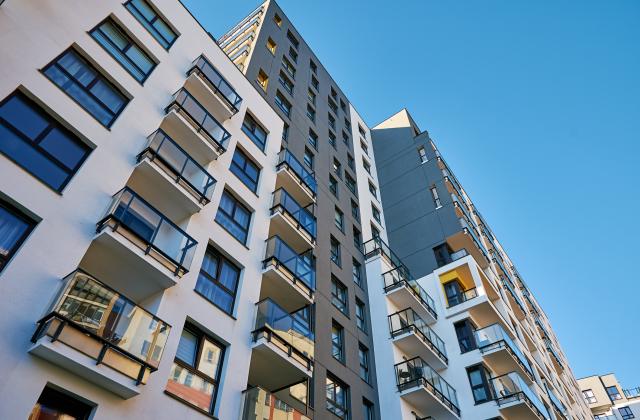 Имотите у нас са повече от два пъти по-скъпи спрямо