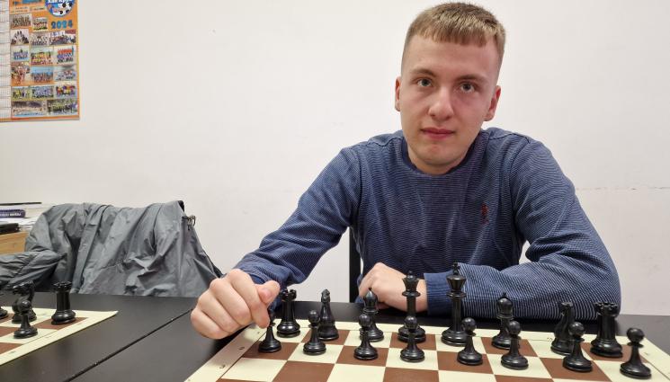 шахмат - Шуменският шахматист Християн Илиев започна с победа на световно първенство по шахмат за младежи във Флорианополис