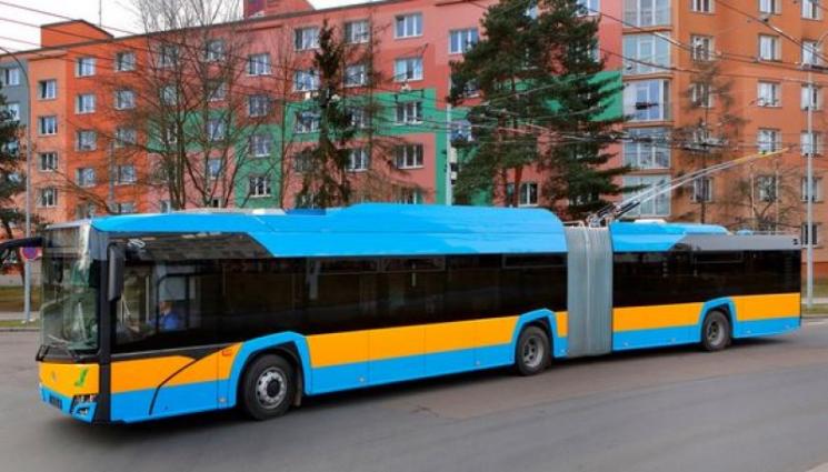 тролей - КАТО В ТРИЛЪР: Шофьор на тролей отвлече пътници!