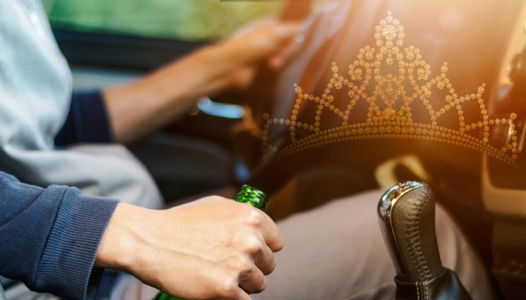 миска пиян шофиране каране - Закопчаха пияна миска зад волана! (СНИМКИ)