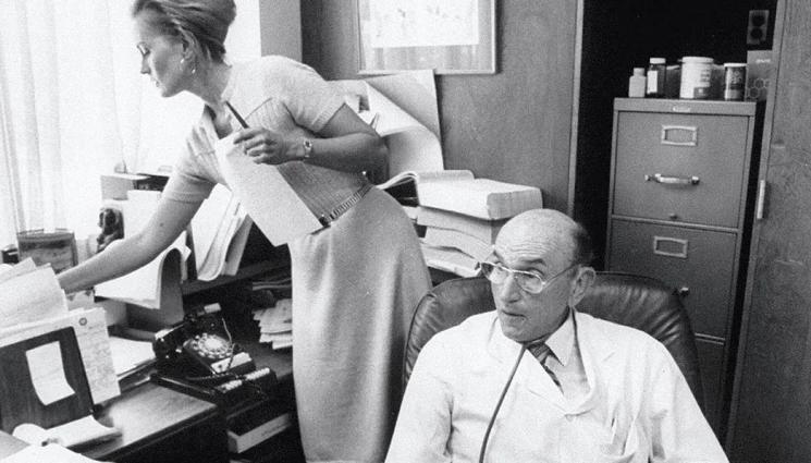 златно време - ДОСИЕТАТА Х: Фаталната любов на д-р Хърман Тарноуър!