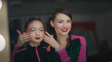 Sophie Ellis-Bextor пусна продължение на видеото на "Murder On The Dancefloor"