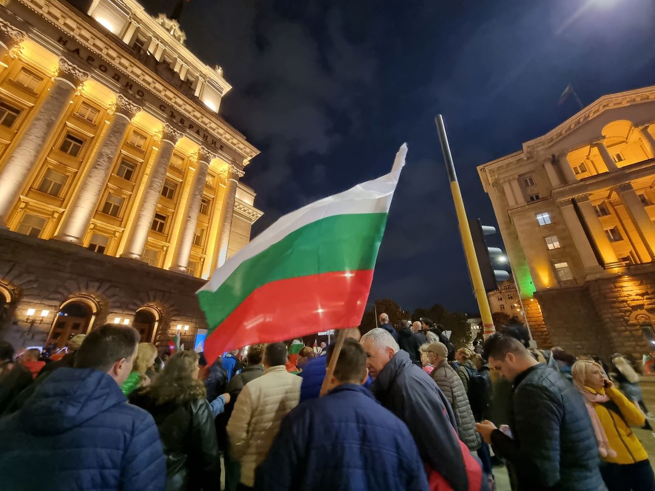 <p>За трети пореден ден граждани се събраха на протест в центъра на столицата с искане за касиране на извънредните парламентарни избори, проведени на 27 октомври.</p>