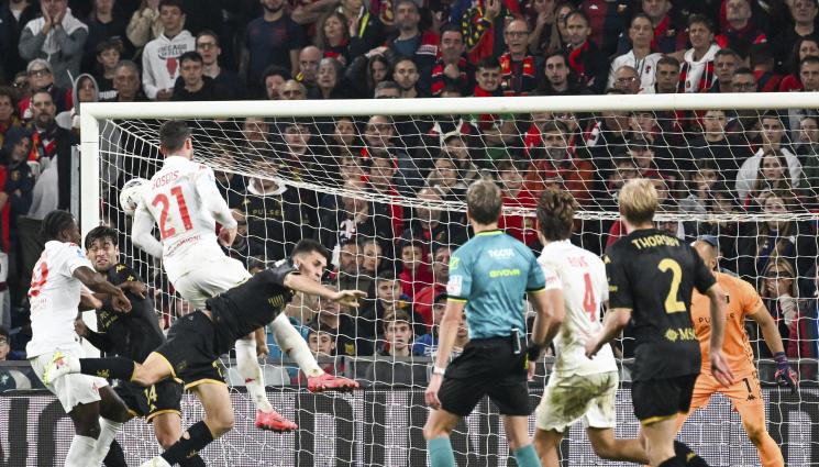 Серия А - Фиорентина надви с един гол само Дженоа, но го закотви яко на дъното в Серия А