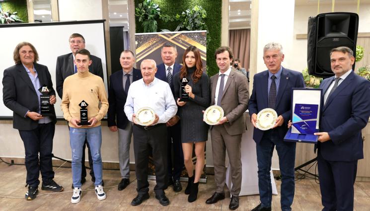 лека атлетика - Магучих и Тентоглу станаха №1 на Балканите