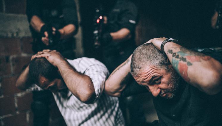 арестувани - ЯКО МЕЛЕ В НАШЕ РПУ, млатиха се полицаи и свидетели!