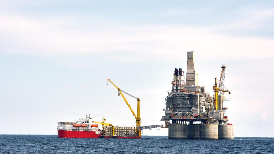 Обрат: САЩ разрешиха на Индия да купува руски петрол