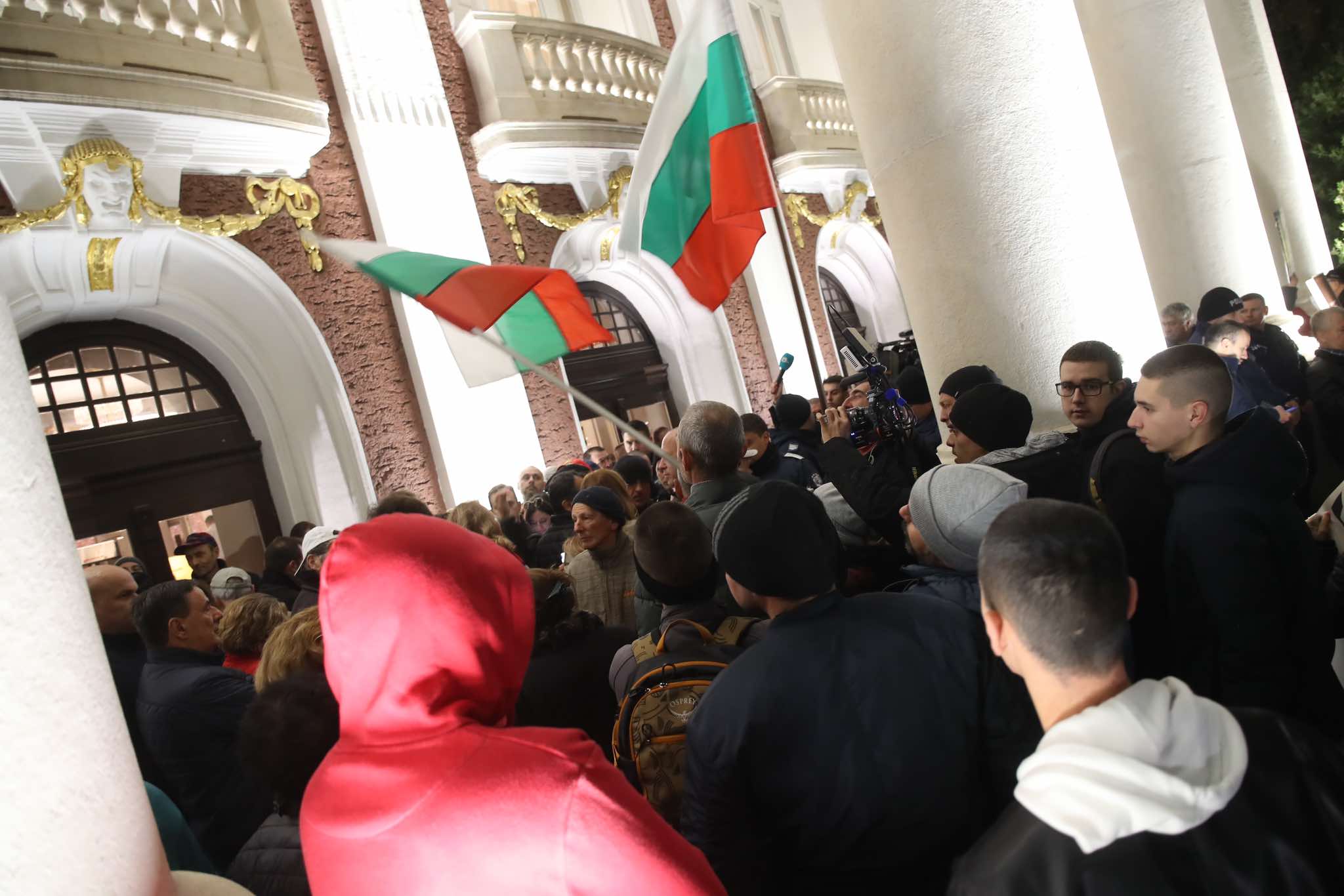 протест Джон Малкович Народен театър пиеса