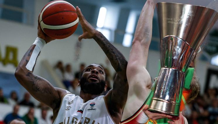 Коди Милър Макинтайър - Наш национал със звезден рецитал за „звездашите“ 