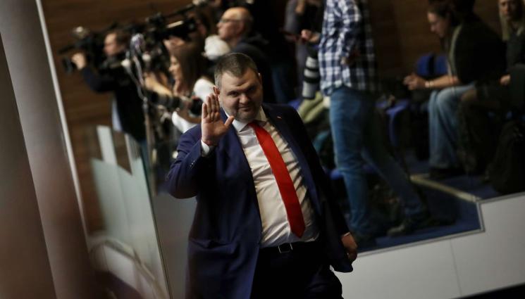 делян пеевски - Пеевски към Радев: Знам много за Вас, няма да сте спасителят