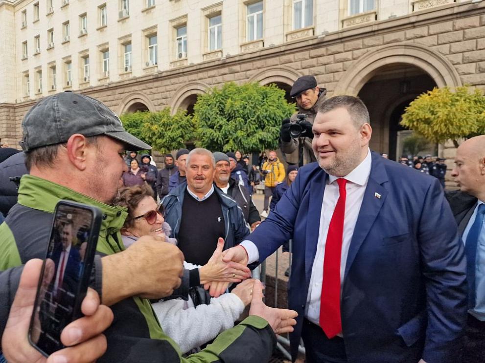  Делян Пеевски Движение за права и свободи Ново начало митинг 