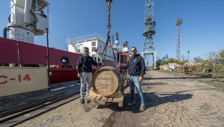 агро - Агро Телеграф: Бъчва с вино потегли към Антарктида