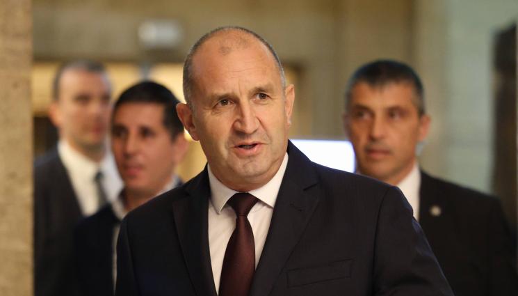 радев - Радев от Сингапур: Инвестирането в хората е ключът към успеха в бъдеще