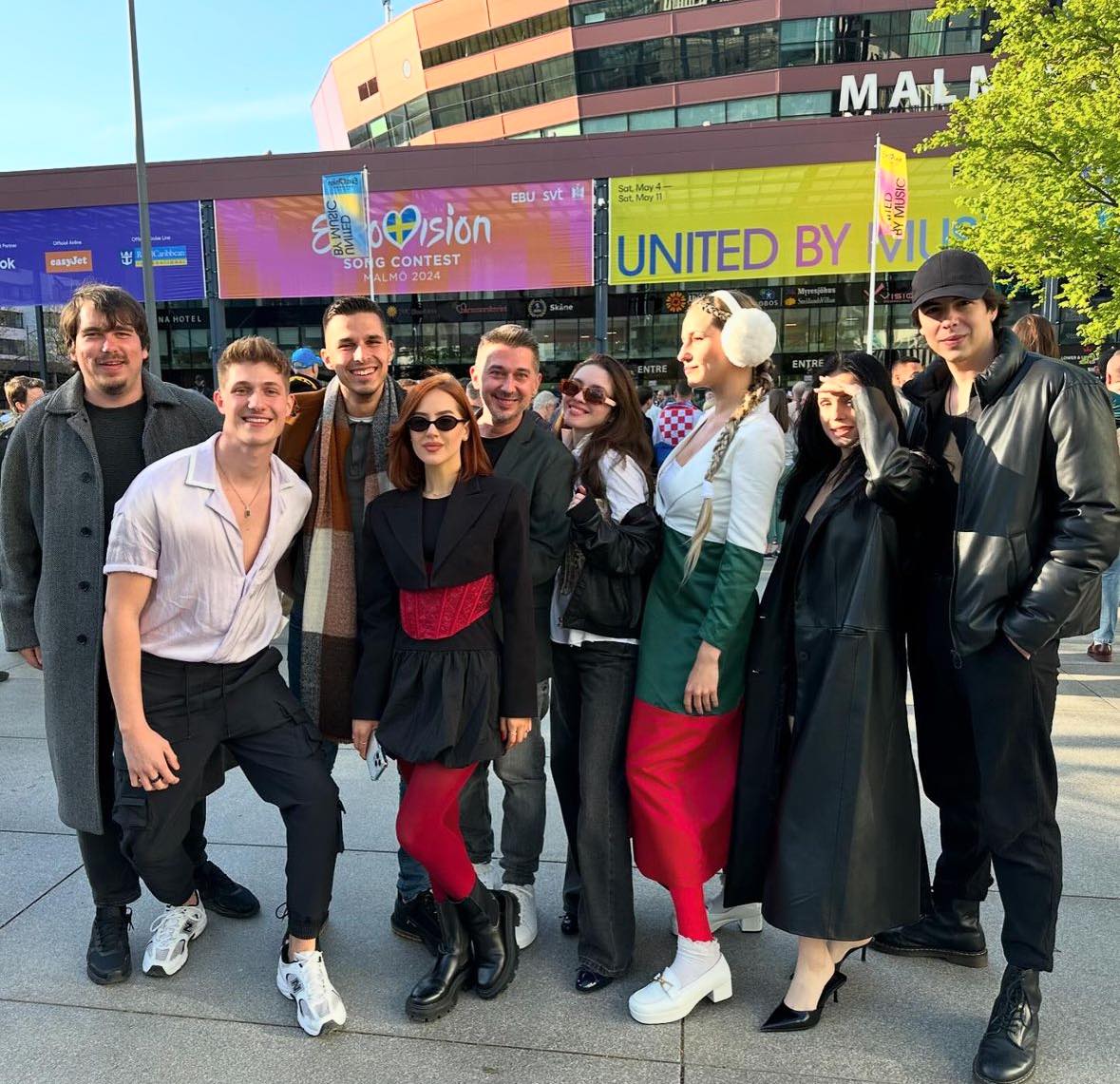 Симона Петрова Мона