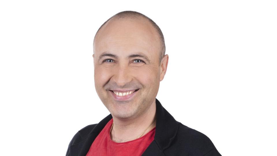 Руслан Мъйнов е роден на 15 ноември 1976 г. и