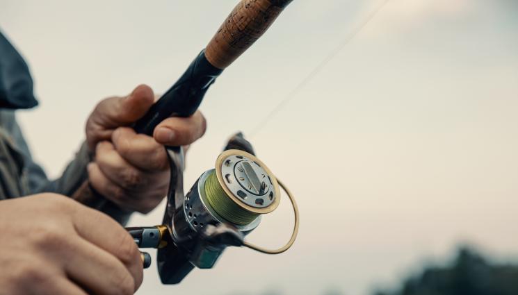 риболов спининг - Рибари извадиха с мрежите си снаряд