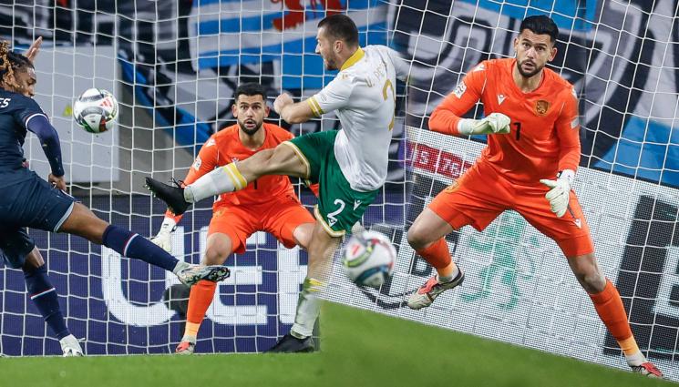 Димитър Митов Люксембург - 8 спасявания на Митов не помогнаха на Абърдийн