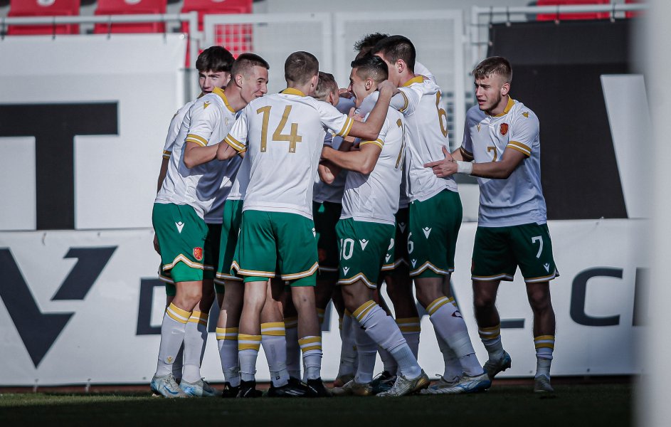 Англия U19 България U191