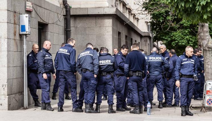 полицаи - СИДИКАТИТЕ В МВР: Няма ли увеличение на заплатите, ще има протести