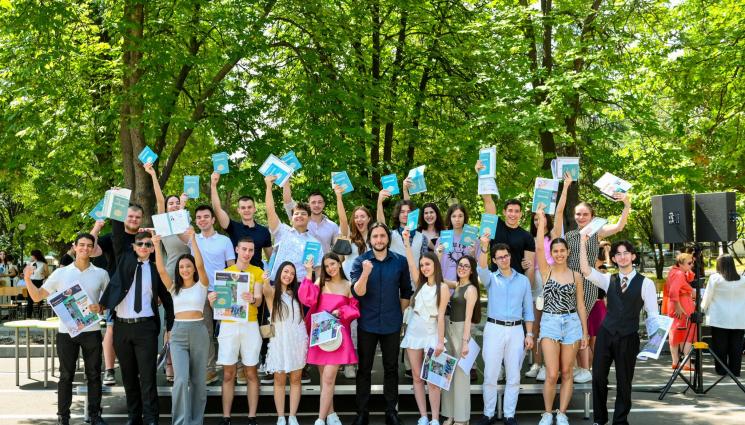 Евгени Черепов - С романа си „Извън обхват“: Учител пое перото от Георги Господинов!