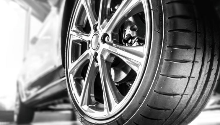 d - ХИТРО И БЕЗПЛАТНО: Шофьор слезе с кола по велоалея и я паркира в подлез в София (СНИМКА)