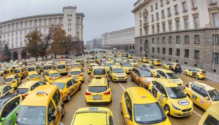 таксита - НА ПРОТЕСТ: Таксиджии блокираха столицата! (ВИДЕО+СНИМКИ)