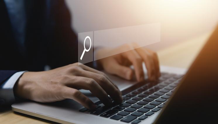 лаптоп - Коя е думата на 2024-та година според речника „Кеймбридж“?