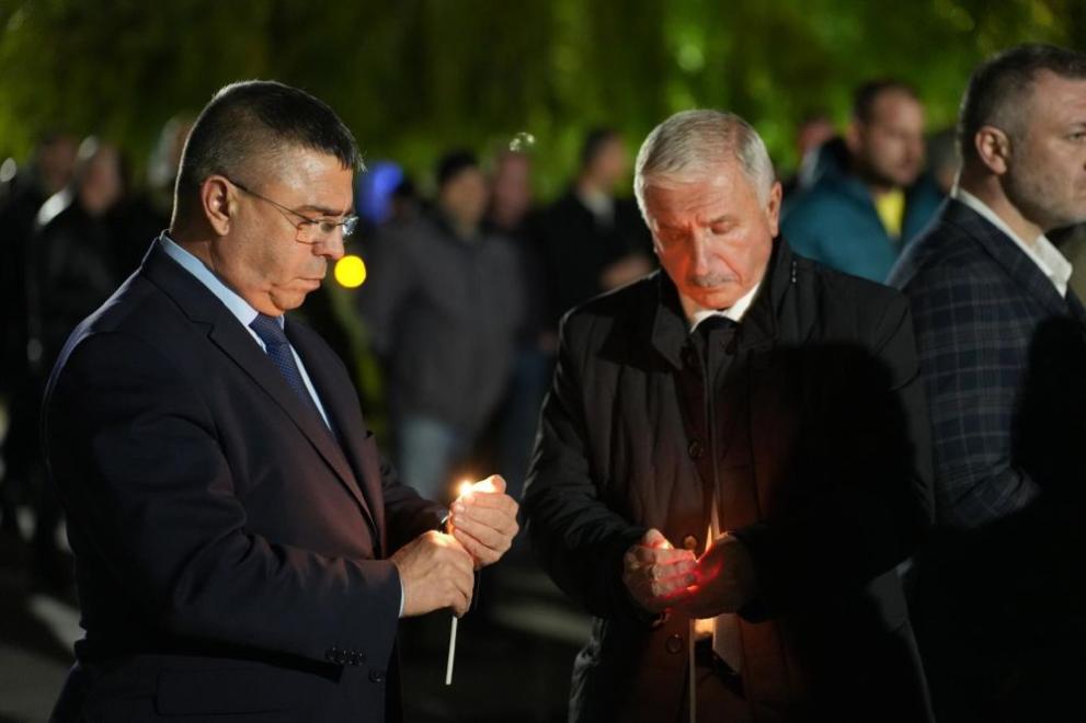  служители на реда 