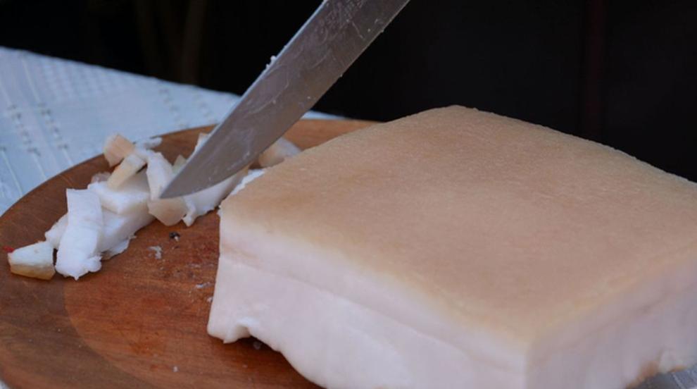 Гастроентеролог: Малко парче сланина подобрява имунитета и либидото