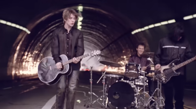 „Iris“ на Goo Goo Dolls вече е диамантена