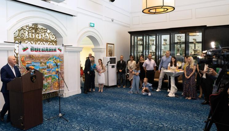 УЧИЛИЩЕ - С НОВО В СИНГАПУР: 400 стават българските неделни училища!