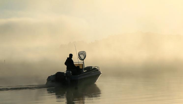 рибарска лодка - Бракониер задигна лодките на рибари от Ченгене скеле!