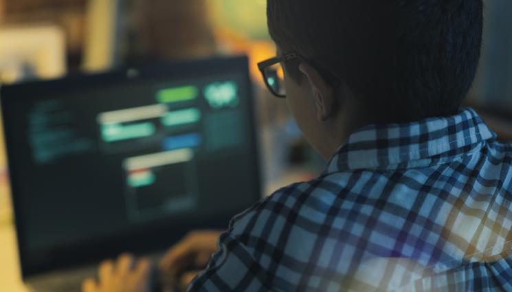 ученици - НАДМИНАВАТ СЕБЕ СИ: Ученици хакват електронния дневник!