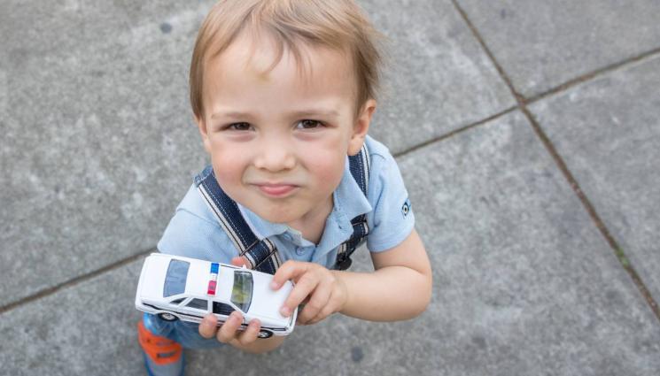 дете полиция кола МВР - ДОБРО ДЕЛО: Стартира коледната кампания на МВР (ВИДЕО+СНИМКА)