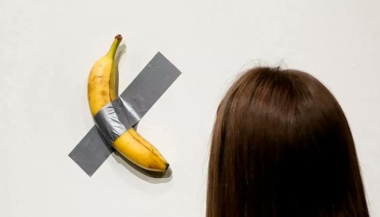 w - ПАРИ НА ВЯТЪРА: Милиардерът, който купи залепен банан за 6 милиона, го изяде! (ВИДЕО)