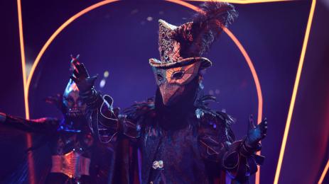 Маскираният певец