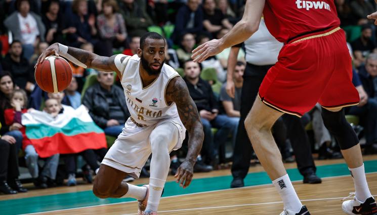 Коди Милър Макинтайър - СБЪРКА ИМ ДИШАНЕТО: Българският национал Коди отчая Байерн под коша на Звезда в Евролигата