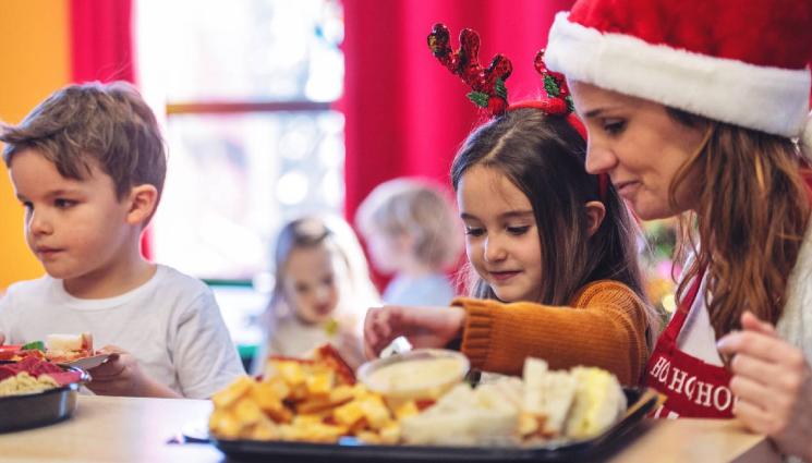 дете - И МАЛЧУГАНИТЕ ЗАПРАЗНЯВАТ: 30 лв. вход за коледно парти в школото, в забавачката излиза по-евтино